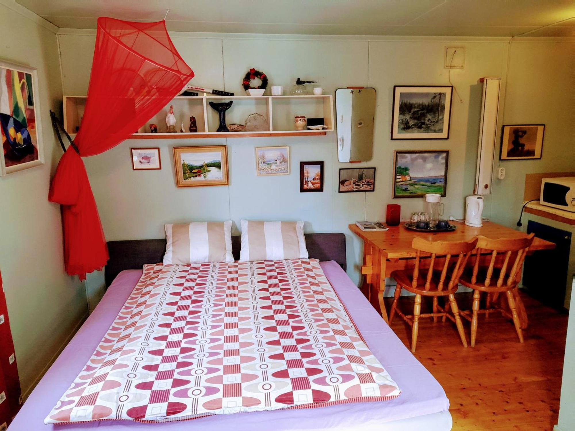Summer Bedroom, Outside Toilet, Shower, Kitchen. 120 M From Sandbach. Bräcke Εξωτερικό φωτογραφία